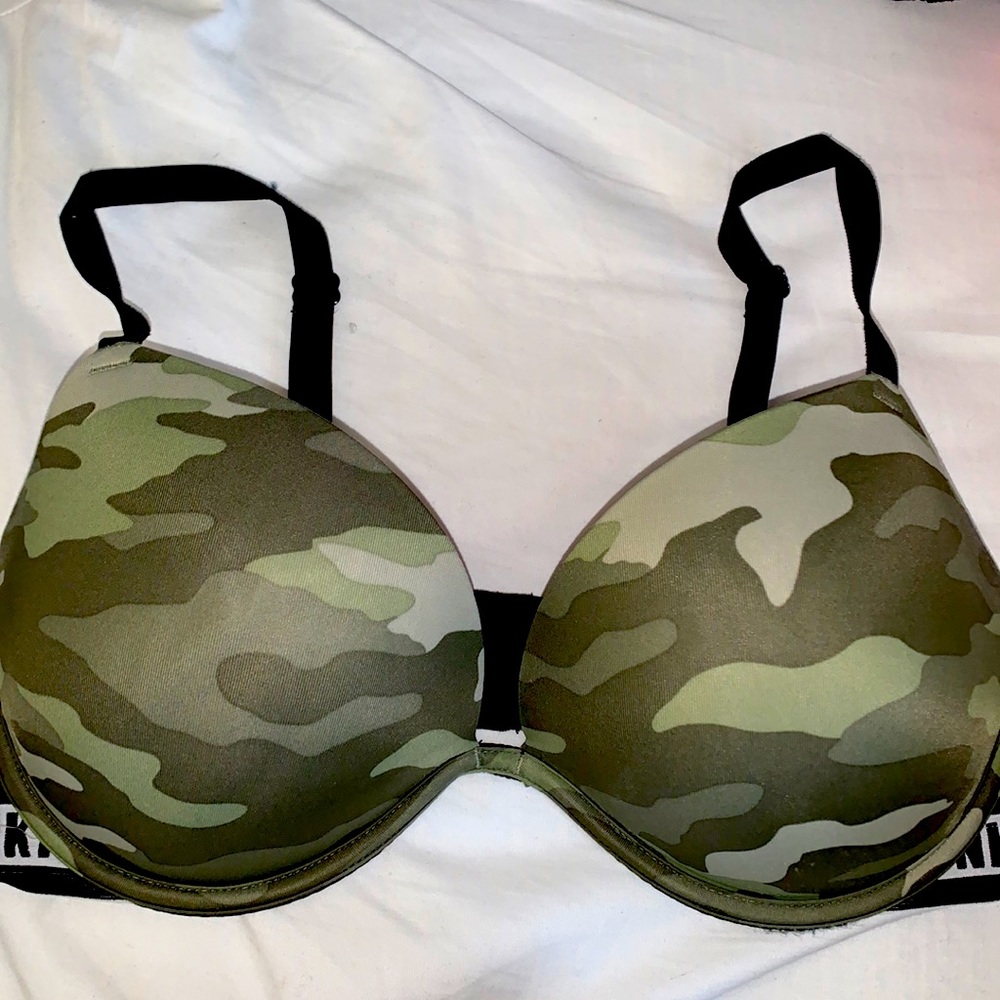 VS PINK Camo Push Up Bra